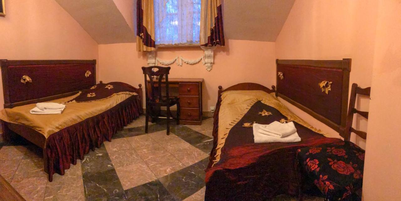 Palac Tarnowskich Ostrowiec Świętokrzyski Exteriör bild